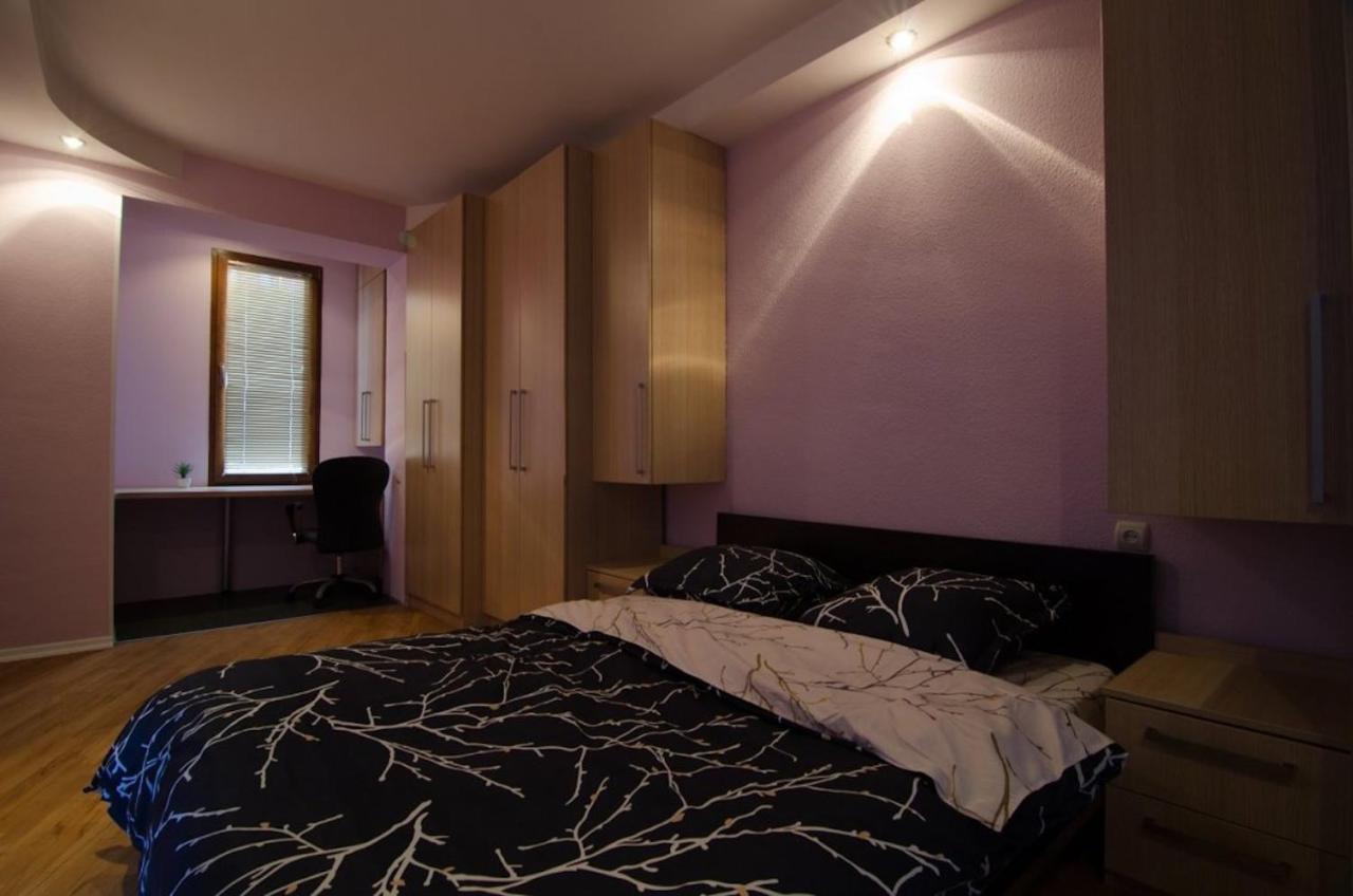 Georges Apartment Тбилиси Екстериор снимка