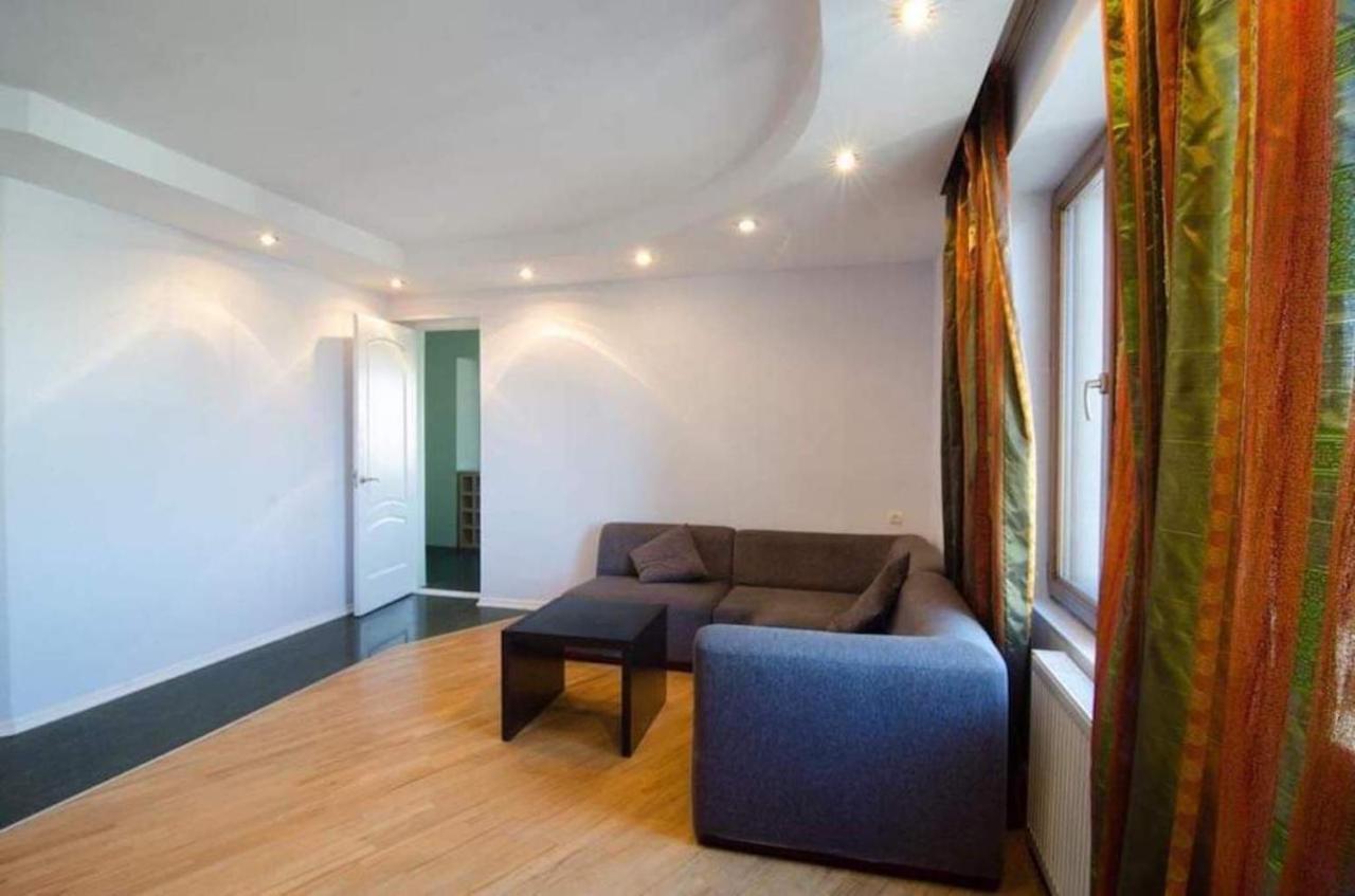 Georges Apartment Тбилиси Екстериор снимка