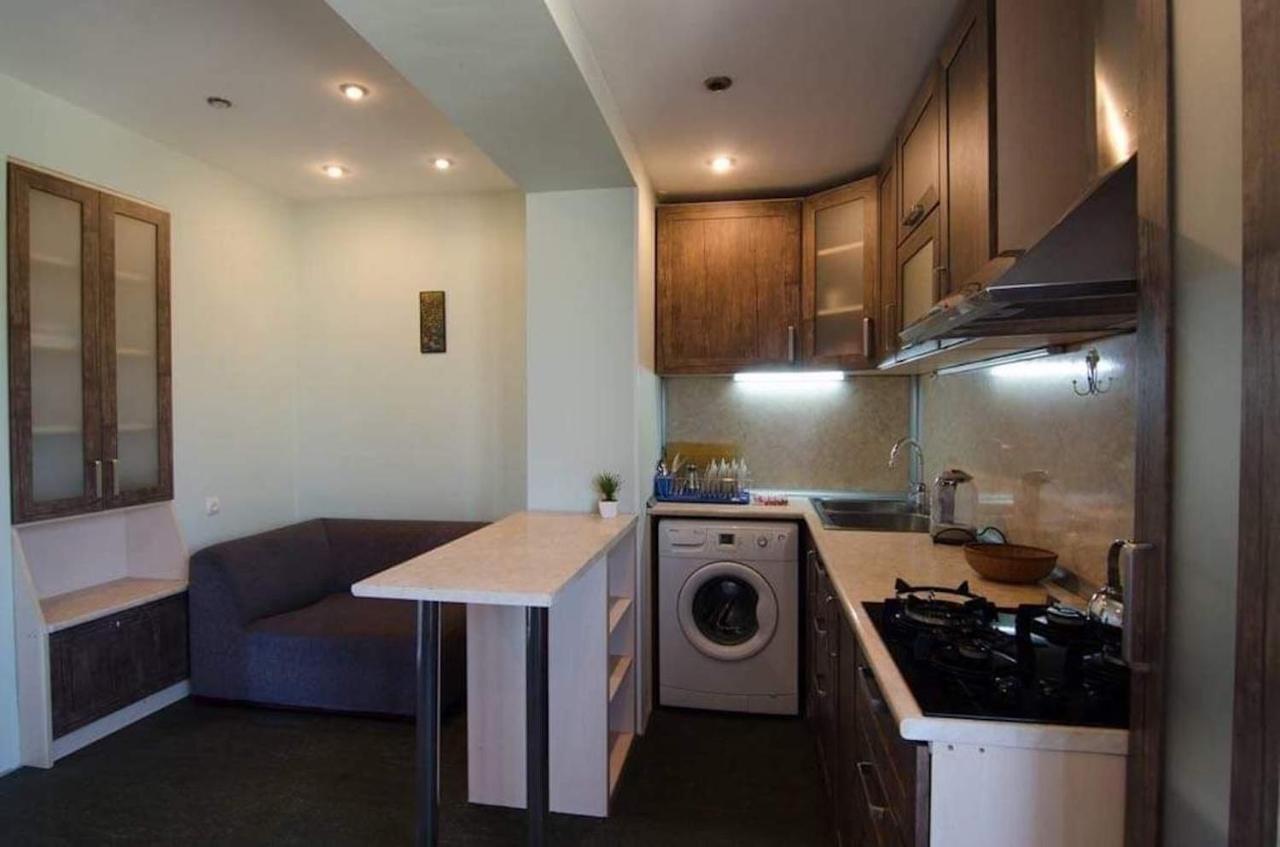 Georges Apartment Тбилиси Екстериор снимка