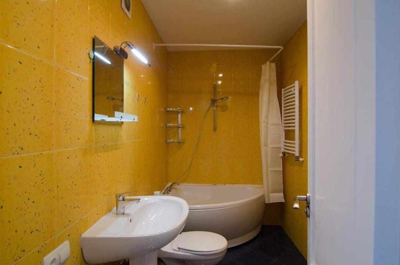 Georges Apartment Тбилиси Екстериор снимка